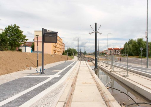 Budowa linii tramwajowej przy ulicy Witosa (12 lipca 2015) - przystanek Witosa