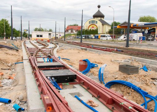 Budowa linii tramwajowej w ulicy Lubelskiej (12 lipca 2015) - tory odstawcze i budynek socjalny dla motorniczych przy przystanku końcowym Dworzec Główny