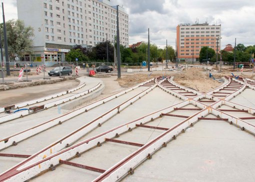 Budowa linii tramwajowej na placu Konstytucji 3 Maja (12 lipca 2015)