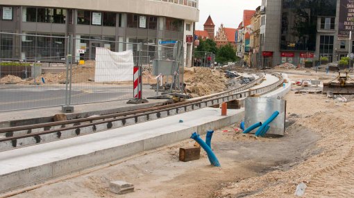 Budowa linii tramwajowej w alei Piłsudskiego (12 lipca 2015)