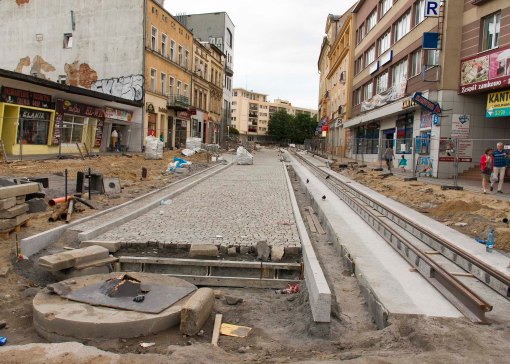 Budowa linii tramwajowej w ulicy 11 Listopada (12 lipca 2015)
