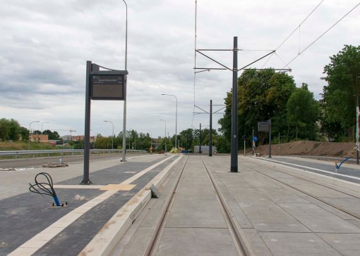 Budowa linii tramwajowej przy ulicy Obiegowej (12 lipca 2015) - przystanek Szpital Wojewódzki