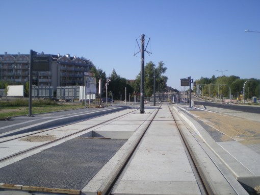 Budowa linii tramwajowej przy ulicy Płoskiego (15 sierpnia 2015) - przystanek Wilczyńskiego