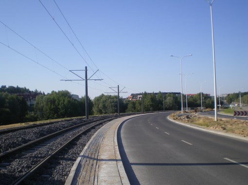 Budowa linii tramwajowej przy ulicy Płoskiego (15 sierpnia 2015)