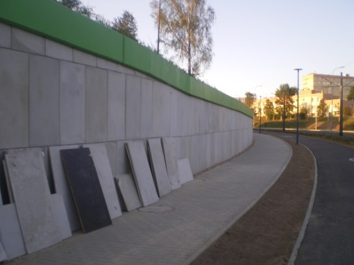 Budowa linii tramwajowej przy ulicy Obiegowej (15 sierpnia 2015)