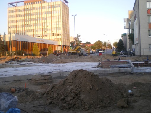 Budowa linii tramwajowej na skrzyżowaniu alei Piłsudskiego z ulicą Kościuszki (15 sierpnia 2015)