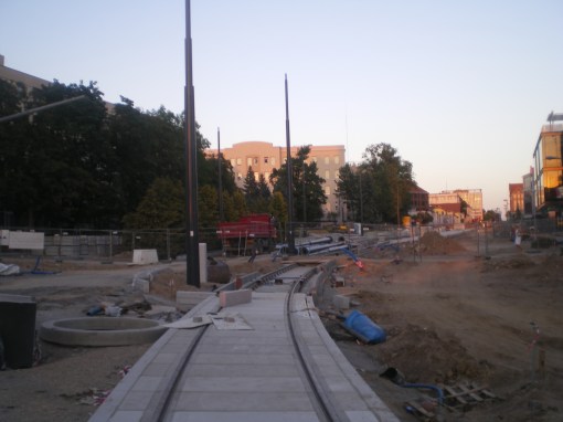 Budowa linii tramwajowej w alei Piłsudskiego (15 sierpnia 2015)