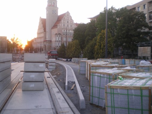 Budowa linii tramwajowej w alei Piłsudskiego (15 sierpnia 2015)