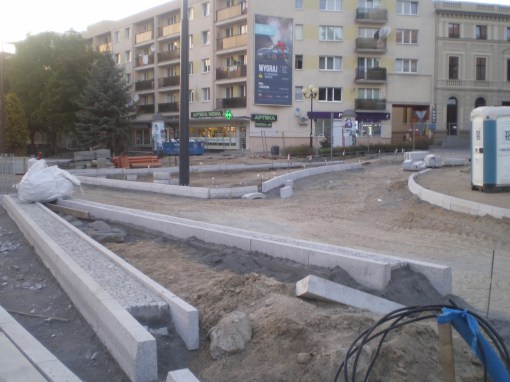 Budowa linii tramwajowej w alei Piłsudskiego (15 sierpnia 2015)