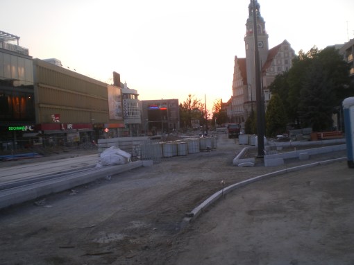 Budowa linii tramwajowej w alei Piłsudskiego (15 sierpnia 2015)