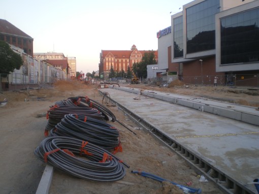 Budowa linii tramwajowej w alei Piłsudskiego (15 sierpnia 2015)