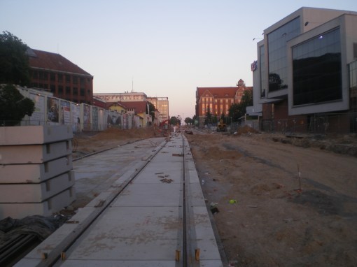 Budowa linii tramwajowej w alei Piłsudskiego (15 sierpnia 2015)