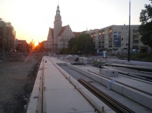 Budowa linii tramwajowej w alei Piłsudskiego (15 sierpnia 2015)