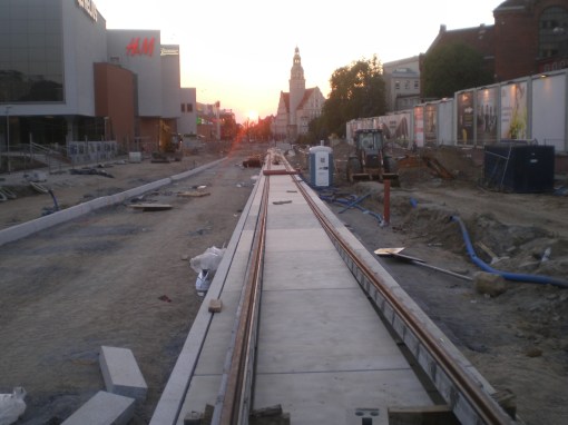 Budowa linii tramwajowej w alei Piłsudskiego (15 sierpnia 2015)