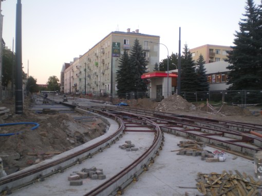 Budowa linii tramwajowej na skrzyżowaniu alei Piłsudskiego z ulicą Kościuszki (15 sierpnia 2015)