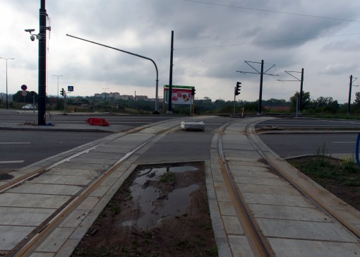 Budowa linii tramwajowej na skrzyżowaniu ulic Witosa, Płoskiego i Bukowskiego (16 września 2015)
