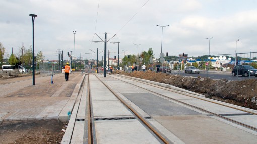 Budowa linii tramwajowej przy alei Sikorskiego (16 września 2015) - przystanek Galeria Warmińska