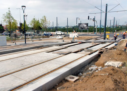 Budowa linii tramwajowej przy ulicy Tuwima (16 września 2015) - przystanek Galeria Warmińska