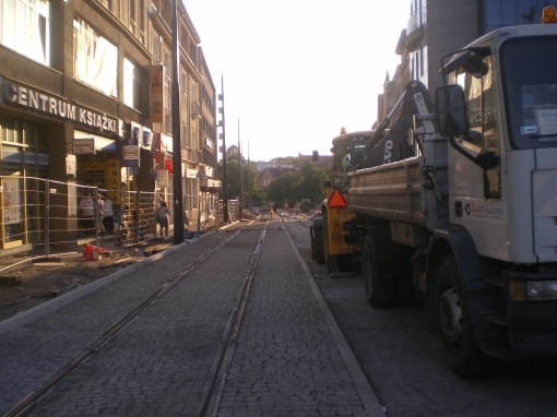Budowa linii tramwajowej w ulicy 11 Listopada (31 sierpnia 2015)