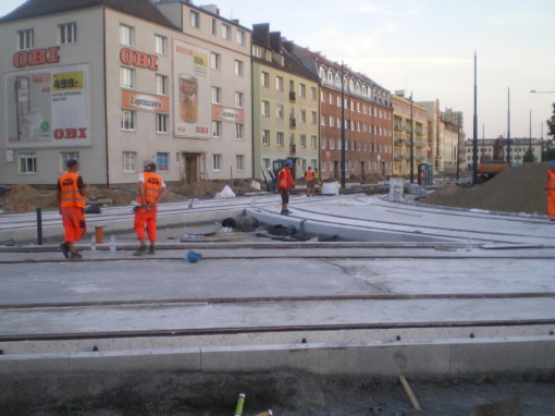Budowa linii tramwajowej na skrzyżowaniu alei Piłsudskiego i ulicy Kościuszki (31 sierpnia 2015)