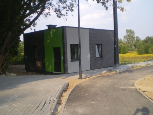 Budowa linii tramwajowej przy ulicy Tuwima (1 września 2015) - budynek socjalny dla motorniczych przy przystanku końcowym Uniwersytet-Prawocheńskiego