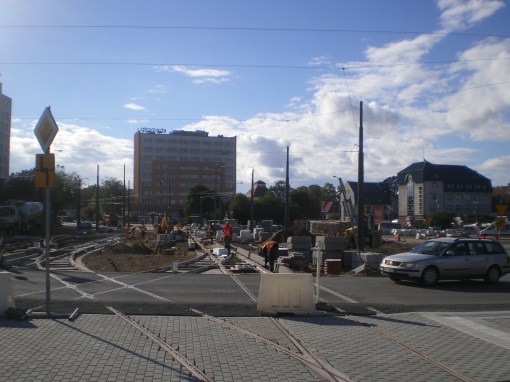 Budowa linii tramwajowej na placu Konstytucji 3 Maja (21 września 2015) - przystanek końcowy Dworzec Główny