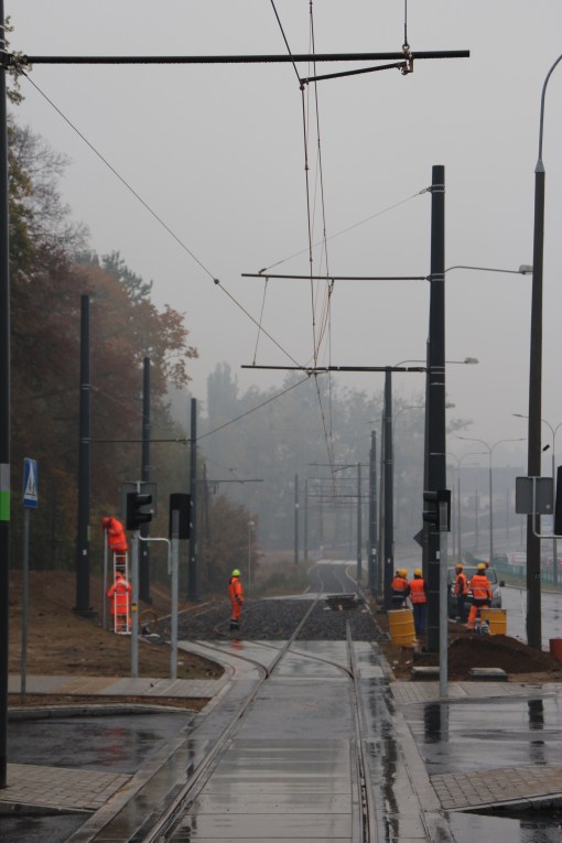 Budowa linii tramwajowej przy ulicy Tuwima (18 października 2015) - mijanka przy skrzyżowaniu z ulicą Iwaszkiewicza
