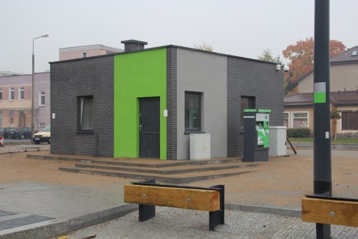 Budowa linii tramwajowej przy ulicy Witosa (18 października 2015) - budynek socjalny dla motorniczych przy przystanku końcowym Kanta