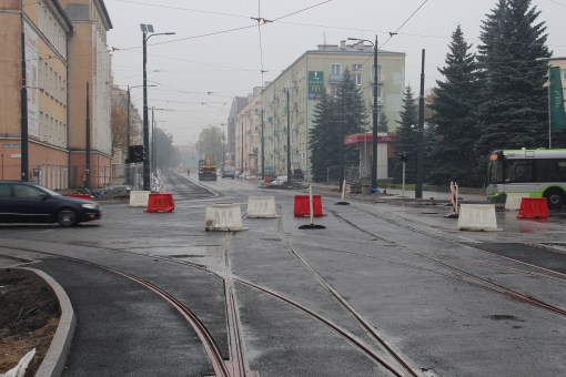 Budowa linii tramwajowej na skrzyżowaniu ulicy Kościuszki z aleją Piłsudskiego (18 października 2015)