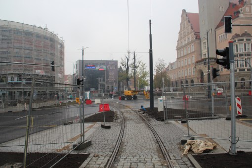 Budowa linii tramwajowej w alei Piłsudskiego (18 października 2015)
