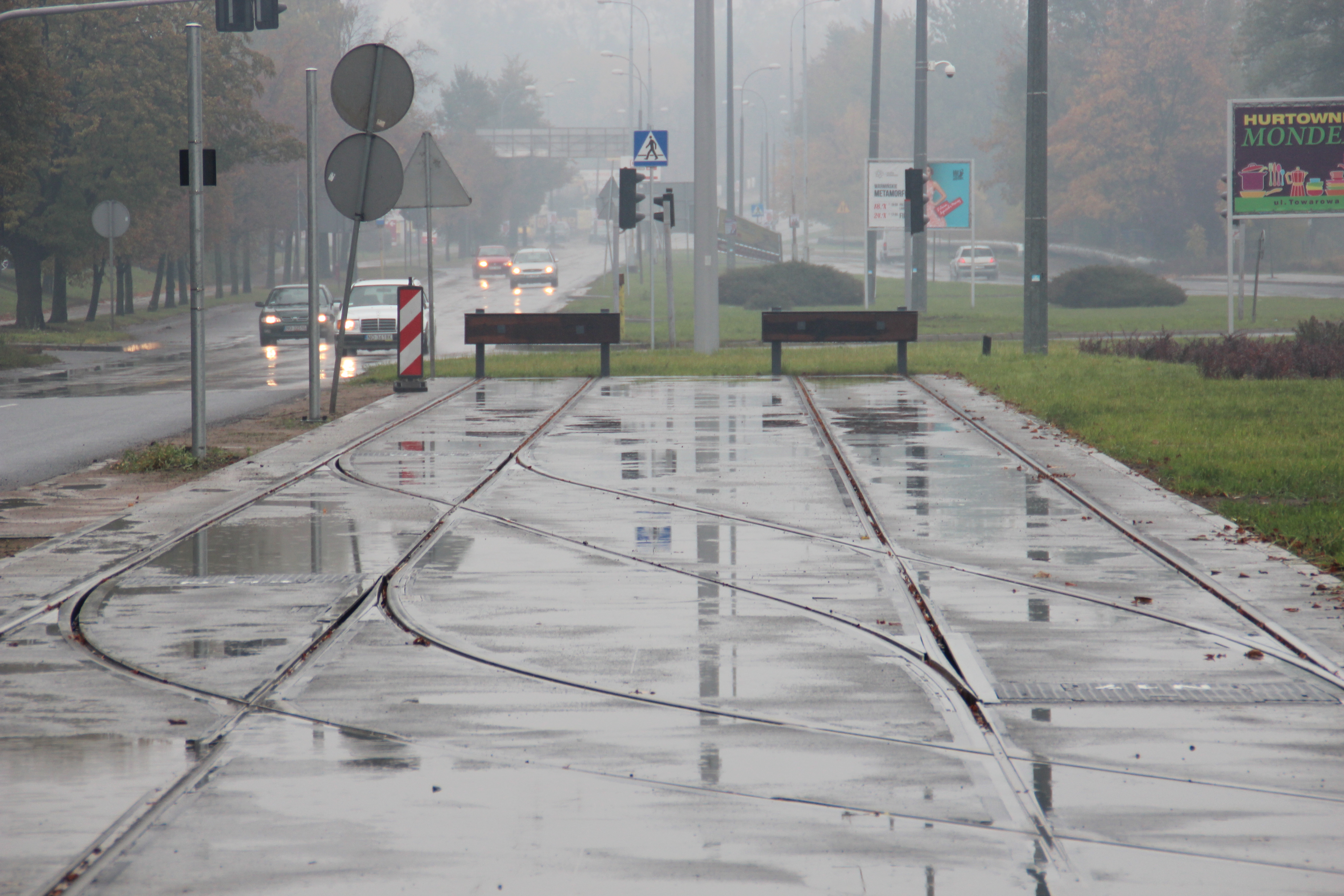 Kozły oporowe na końcu torowiska w ulicy Towarowej (18 października 2015)