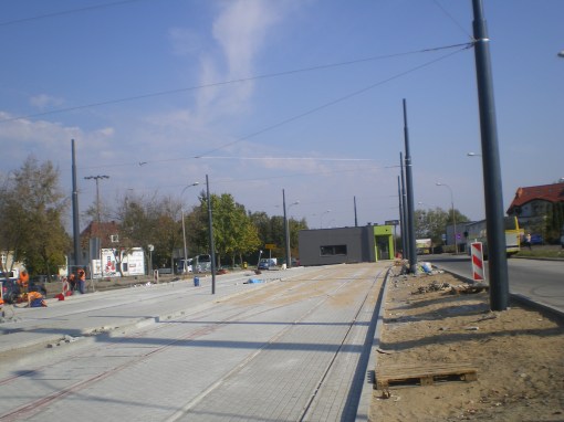 Budowa linii tramwajowej w ulicy Lubelskiej (4 października 2015) - budynek socjalny dla motorniczych i tory odstawcze przy przystanku końcowym Dworzec Główny