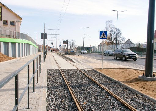 Linia tramwajowa przy ulicy Tuwima (31 października 2015) - przystanek Pozorty