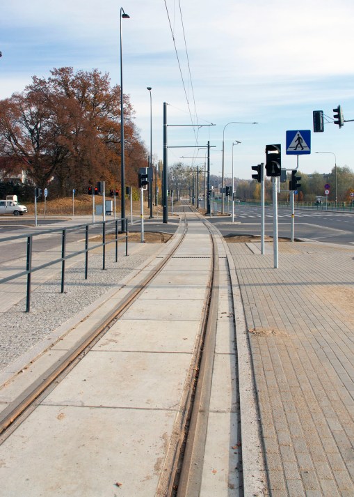 Linia tramwajowa przy ulicy Tuwima (31 października 2015) - skrzyżowanie z ulicą Iwaszkiewicza