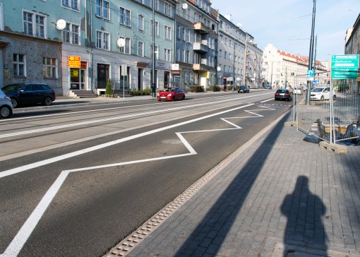 Linia tramwajowa w ulicy Kościuszki (31 października 2015) - przystanek wiedeński Kętrzyńskiego w kierunku Dworca Głównego