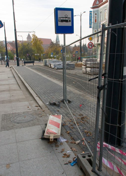 Linia tramwajowa w ulicy 11 Listopada (31 października 2015) - przystanek końcowy Wysoka Brama