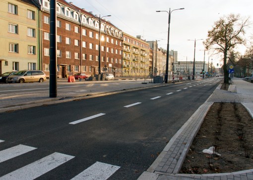Linia tramwajowa w ulicy Kościuszki (31 października 2015) - przystanek Skwer Wakara