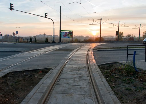 Linia tramwajowa przy ulicy Witosa (31 października 2015) - skrzyżowanie z ulicą Płoskiego