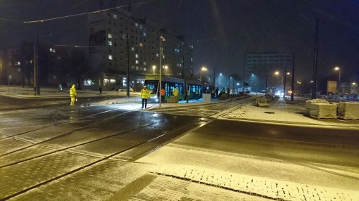 Solaris Tramino Olsztyn S111O #3001 na przystanku końcowym Dworzec Główny podczas trzeciego przejazdu próbnego (23 listopada 2015)