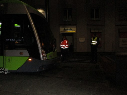 Solaris Tramino Olsztyn S111O #3001 na przystanku końcowym Wysoka Brama podczas drugiego przejazdu próbnego (20 listopada 2015)
