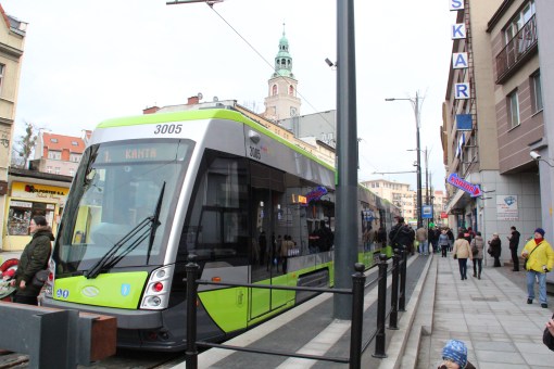 Solaris Tramino Olsztyn S111O #3005 na przystanku końcowym Wysoka Brama przed pierwszym kursem liniowym (19 grudnia 2015)