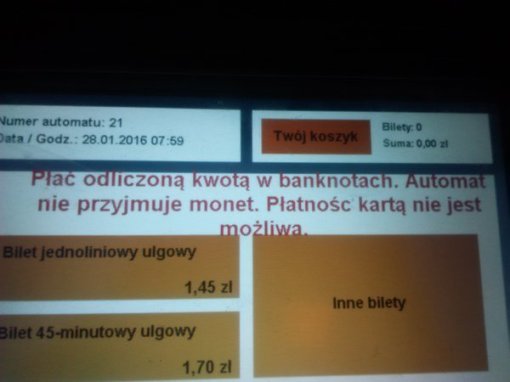 Biletomat każe płacić odliczoną kwotą... w banknotach