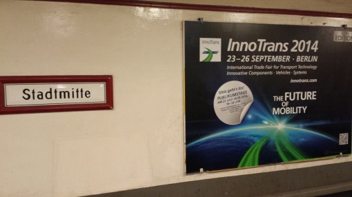 Reklama targów InnoTrans 2014 na berlińskiej stacji metra Stadtmitte