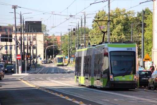 Solaris Tramino Olsztyn S111O #3013 na ulicy Kościuszki (27 czerwca 2016)