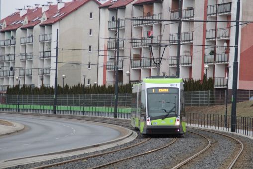 Solaris Tramino Olsztyn S111O #3007 przy ulicy Witosa (4 marca 2016)