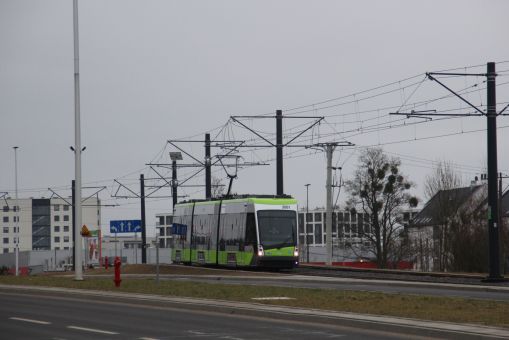 Solaris Tramino Olsztyn S111O #3001 przy ulicy Płoskiego (4 marca 2016)