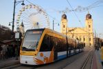 CAF Urbos 3 #523 na linii 2 na przystanku Kossuth tér w Debreczynie (25 listopada&nbsp;2017)