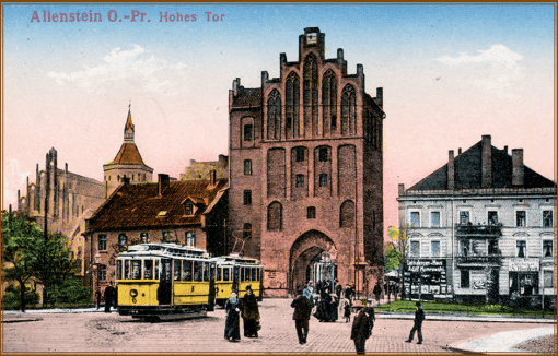 Pocztówka przedstawiająca tramwaje przed Wysoką Bramą