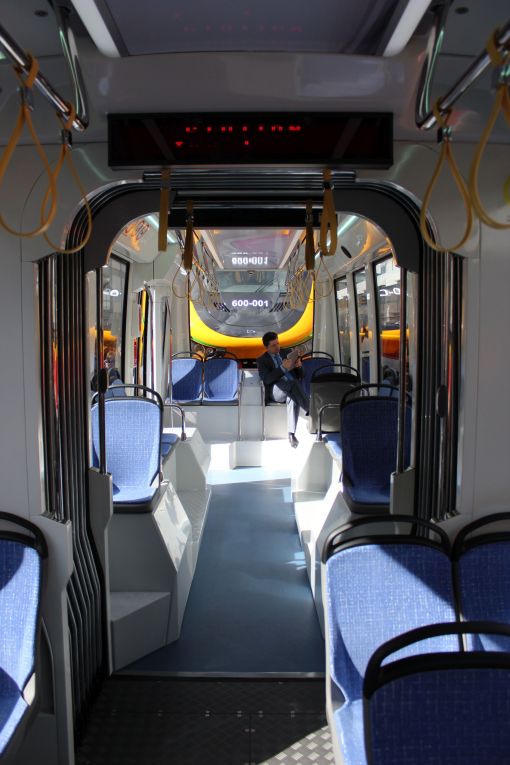 Wnętrze Durmazlara SilkWorm na targach InnoTrans 2012 w Berlinie