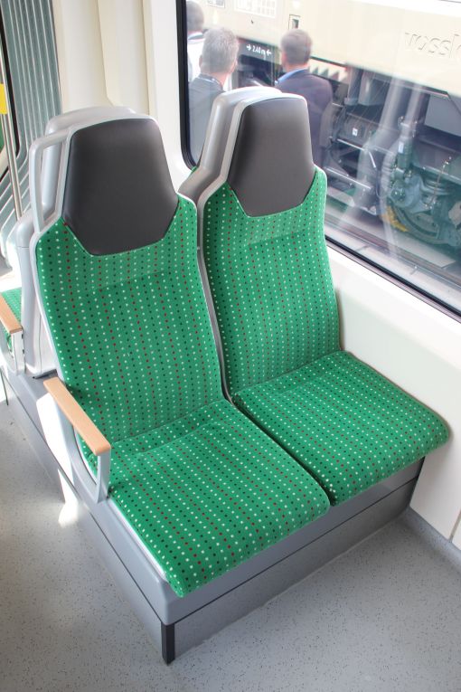 Wnętrze tramwaju wysokoperonowego (Stadtbahnu) Stadler Citylink dla Chemnitz